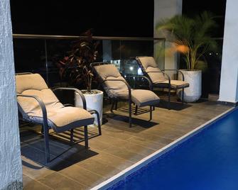 Platinum Plus Apartments - Botianaw - Building