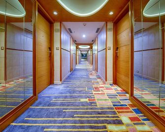 De Sovrani - Kolkata - Hallway