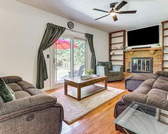 Shop, Golf & Explore: Home 14 Mi to Columbus! - Pickerington - Huiskamer