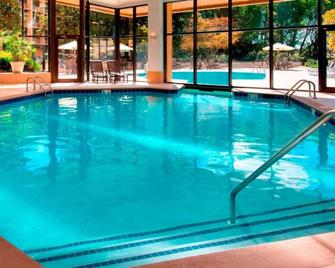 Experience Maximum Comfort! With Pool, Airport Shuttle, Pets Allowed! - Nashville - Piscina