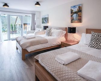 Suite 3 - Sleeping Giant Hotel - Pen Y Cae Inn - Brecon - Sovrum