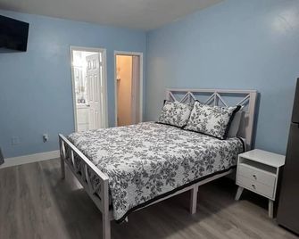 Cozy room close to everything 5min to the airport - Miami