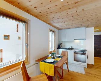 Apartment Chesetta - Pontresina - Küche