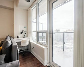 1 Bedroom Condo with Balcony & Skyline View Downtown Toronto - Toronto - Balcony