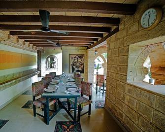 Jungle Lodge Maneland - Sasan Gir - Dining room