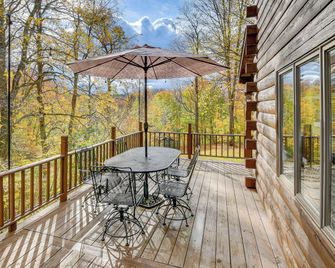 Private Hannibal Cabin with Sauna and Hot Tub! - Fulton - Balcón