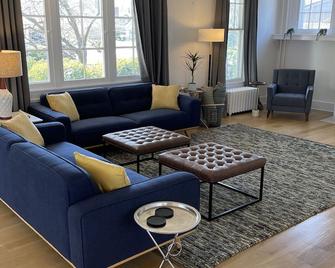 315 West 14th Street - Owensboro - Living room