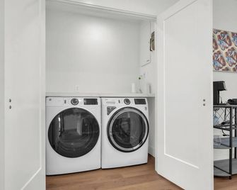 Marvelous 3-bedroom house with AC in sunny Miami - Miami - Laundry facility