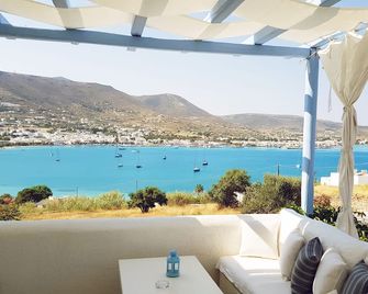 Paros Paradise Apartments - Parikia - Balcón