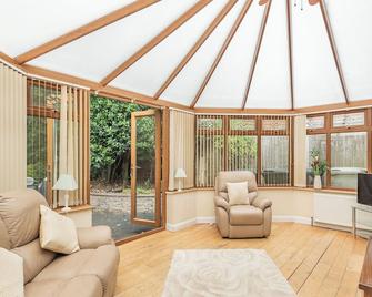 Dovedale Cottage - Coningsby - Living room