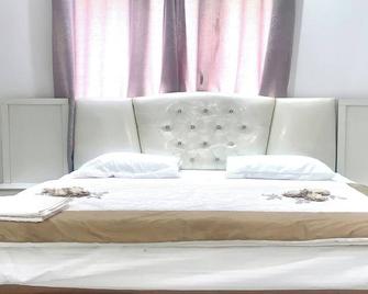 OYO 157 Dream Barka Hotel - Barka - Bedroom