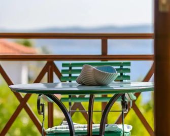Niriides - Insula Ammouliani - Balcon