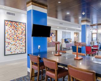 Holiday Inn Express & Suites Atchison By IHG - Atchison - Restaurant