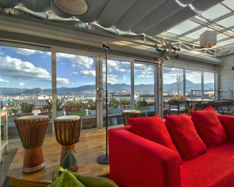 Huiyun International Youth Hostel (Lijiang Old Town Passenger Terminal) - Lijiang - Balcony