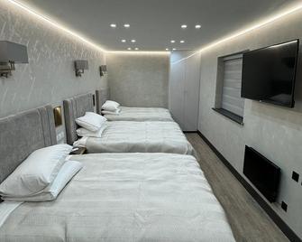 Park Avenue Hotel - London - Bedroom