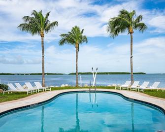 Beach Bliss, Just Steps to the Ocean! Outdoor Pool, Near Coral Bay Marina - Islamorada - Pool
