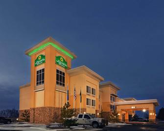 La Quinta Inn & Suites by Wyndham Elk City - Elk City - Building