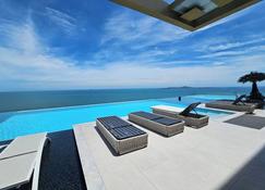 40th Floor Luxury Sea View Room/Beach Front Luxury - Jomtien - Pool