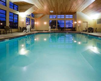 GrandStay Hotel & Suites Luverne - Luverne - Pool