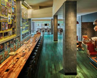 Graduate by Hilton Eugene - Eugene - Hành lang