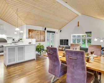 Cozy home in Ballerup with kitchen - Ballerup - Spisestue