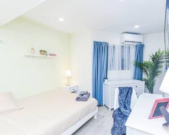 Moody D2 - Cozy Private Room - Huntington Beach - Bedroom