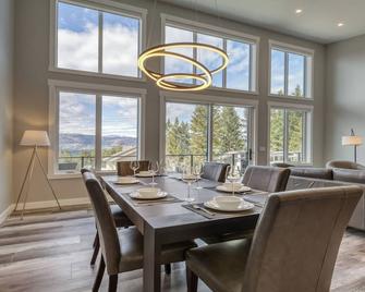 Fairmont Creek Property Rentals Vacation Homes - Fairmont Hot Springs - Dining room