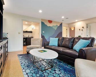 Modern Bellingham Retreat Near Galbraith Mountain! - Bellingham