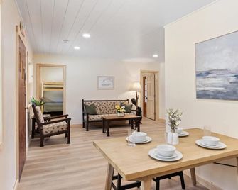 Squam Lake 3 Bed Plus 3 Bath Rental (Sui - Holderness - Essbereich