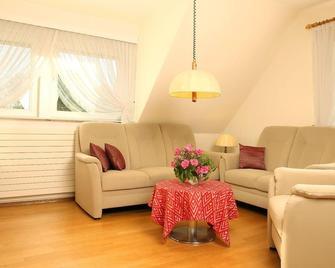 Holiday apartment Walsrode for 1 - 6 persons with 3 bedrooms - Holiday apartment in one or multi-fam - Walsrode - Wohnzimmer