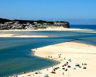 Quinta De Santa Isabel De Portugal - Serra do Bouro - Playa