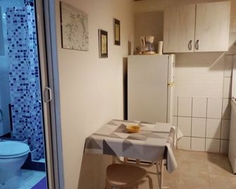 Studio B51 Central Brasov - Braşov - Dining room