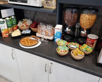 Kalasó Design Guest House - Rome Airport - Fiumicino - Buffet