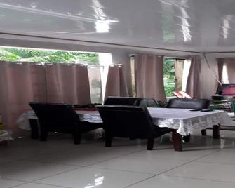 A beautiful place where you can rest with great security - Esparza - Lounge