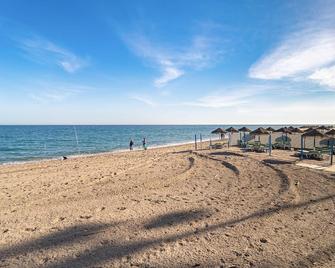 Beautiful Apartment In Fuengirola - Fuengirola - Bãi biển