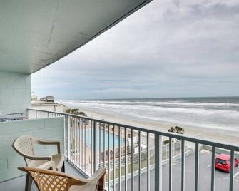 Updated Daytona Beach Oceanfront Studio! - Daytona Beach - Balkon