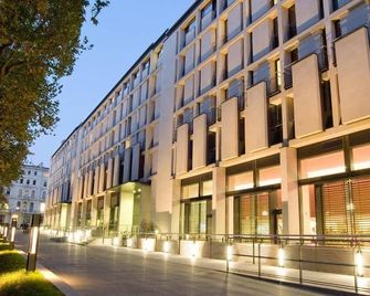 Princes Gardens - London - Building