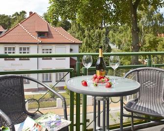 Comfort Two-Bedroom Apartment - Aparthotel Tropenhaus Bansin - Heringsdorf - Balkon