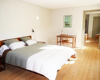 De l'Autre Côté - Castetpugon - Habitación