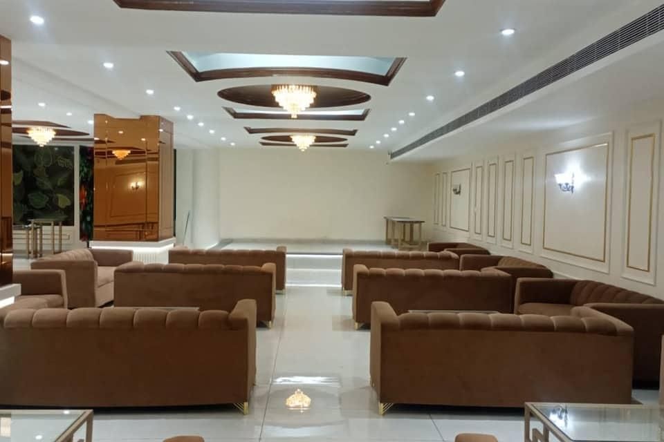 Drive In 24 Hotel - Morādābād - Lounge