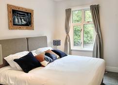 Bookeduk - Large Cosy Cottage - Stansted - Bedroom