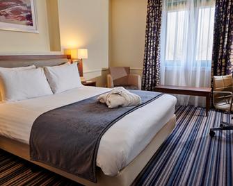 Holiday Inn Taunton, An IHG Hotel - Taunton - Bedroom