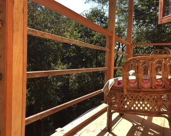 Organic village life homestay , spend your vacation in peaceful environment - Namchi - Balcony
