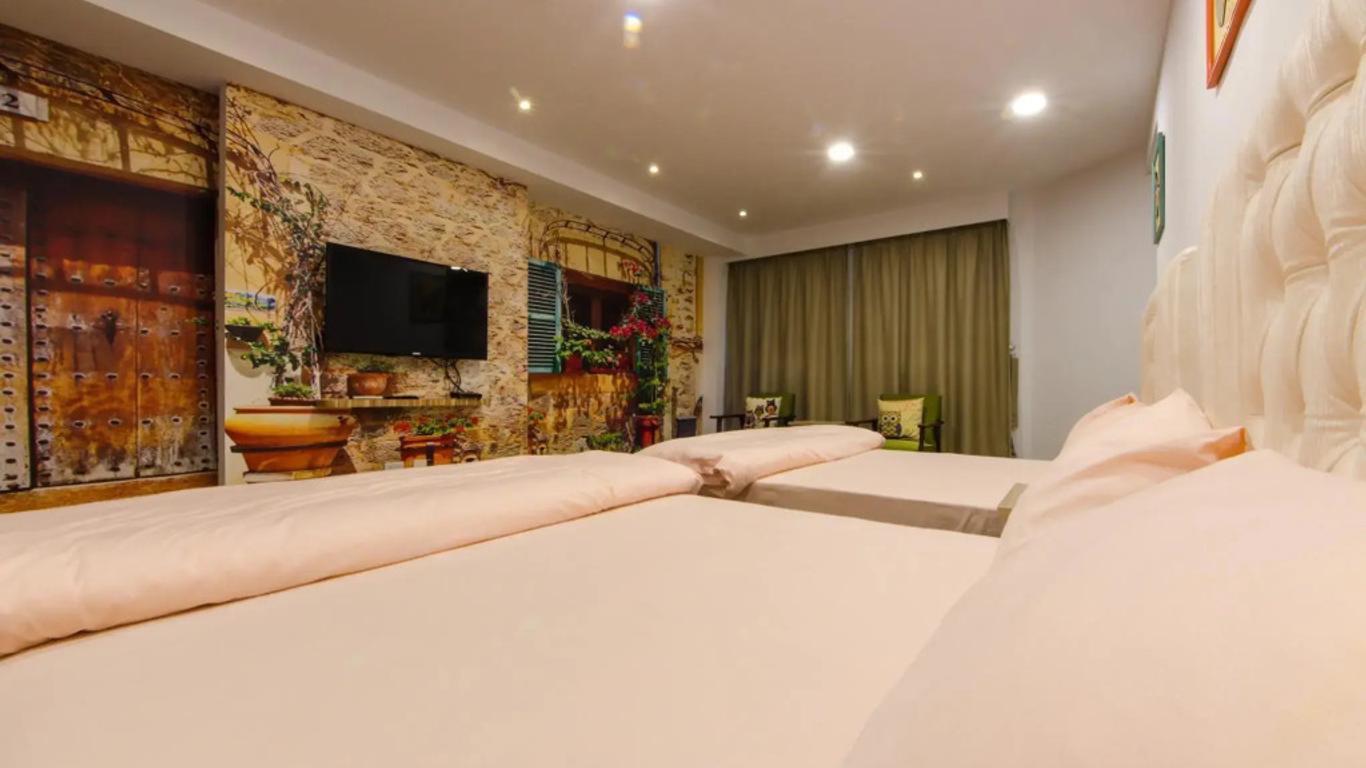 Cozy House Hostel
