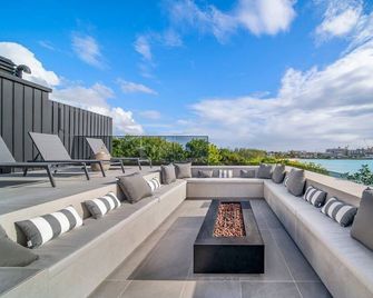 Three-Bedroom Apartment - Bridgetown - Balkon