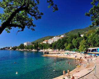 Appartements mit Meerblcik Nr2 - Lovran - Strand