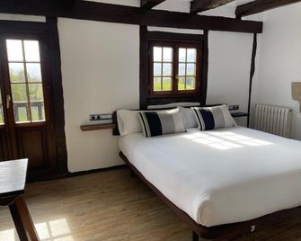 Casa Rural Arotzenea - הונדאריבייה - חדר שינה