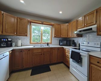 Private 3-bedroom, 2-bath House with Large Yard in Shippensburg - Shippensburg - Cocina