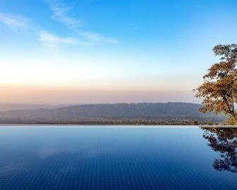 Rakkh Resort - Dharamshala - Piscina
