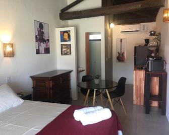 Casa Larrosa Itauna Adults Only - Saquarema - Quarto